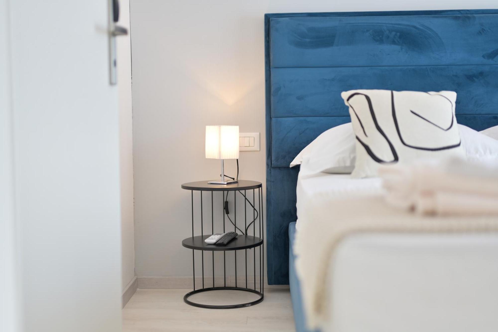 Aurora Beachfront Luxury Rooms&Suites 布雷拉 外观 照片