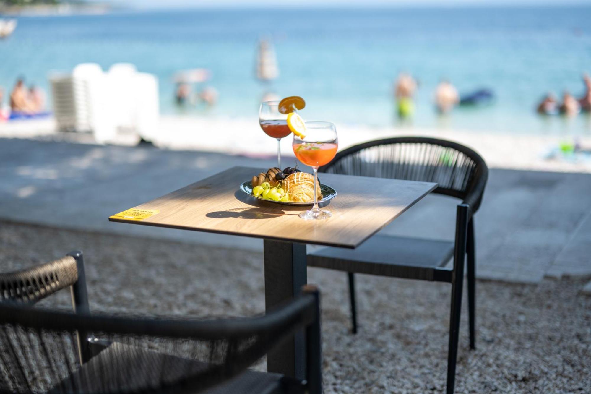 Aurora Beachfront Luxury Rooms&Suites 布雷拉 外观 照片