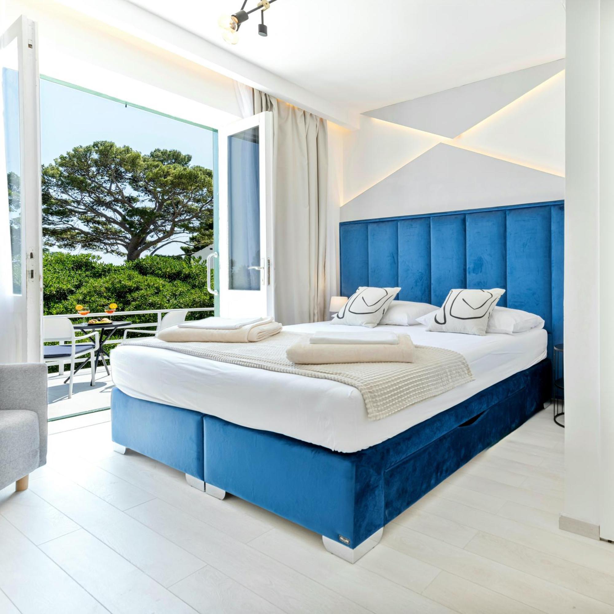 Aurora Beachfront Luxury Rooms&Suites 布雷拉 外观 照片